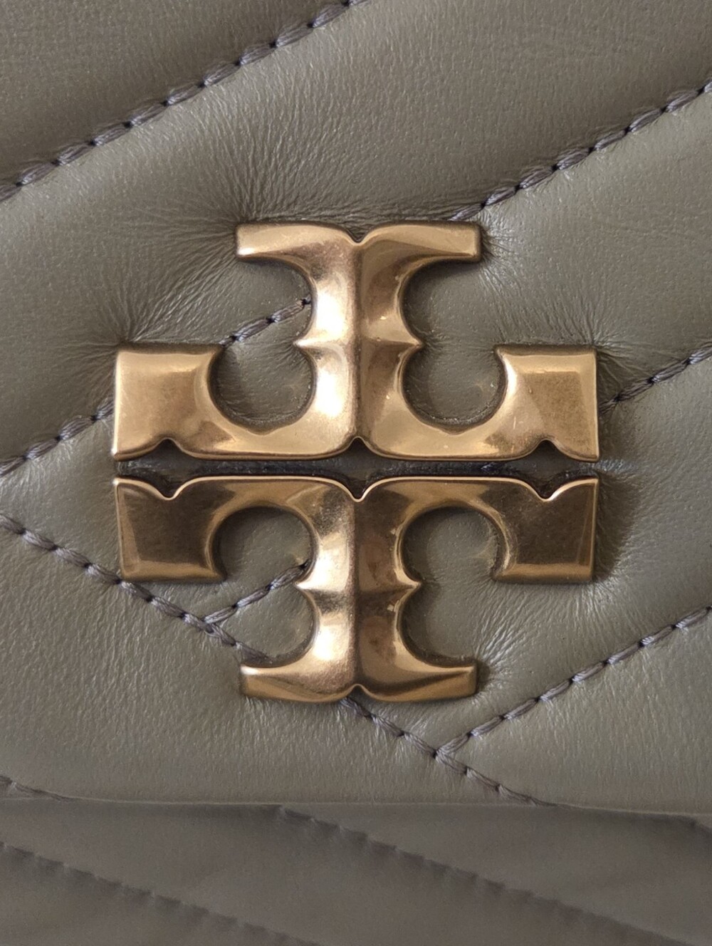 Tory Burch Kira Chevron Convertible Shoulder Bag - Picture 3 of 11